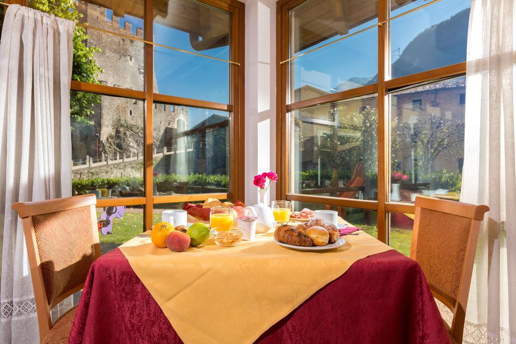 Hotel Antica Croce - Gardaslowemotion Tenno Buitenkant foto