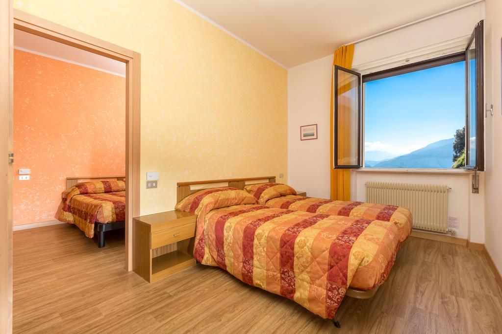 Hotel Antica Croce - Gardaslowemotion Tenno Buitenkant foto