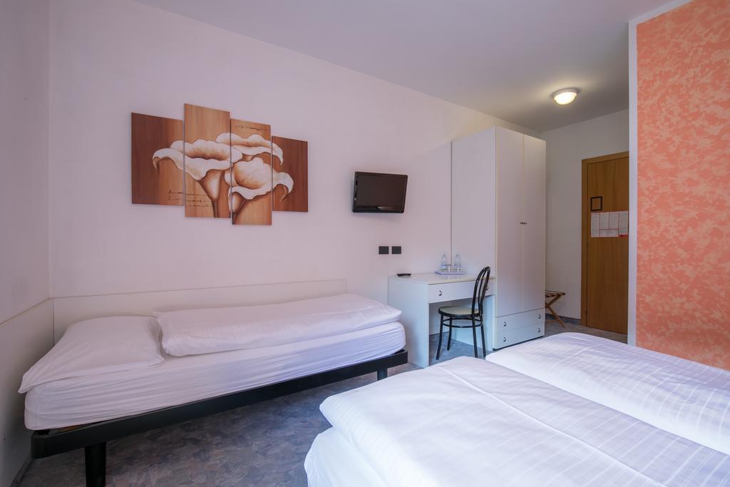 Hotel Antica Croce - Gardaslowemotion Tenno Buitenkant foto